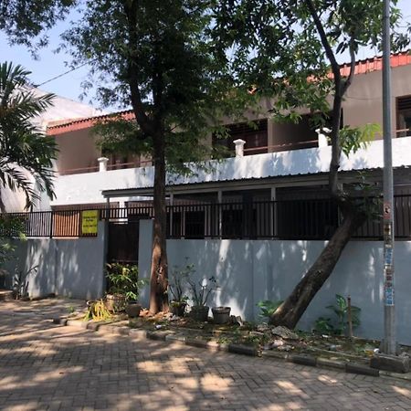 Oyo 90482 Rumah Oma Syariah Kupang  Eksteriør bilde