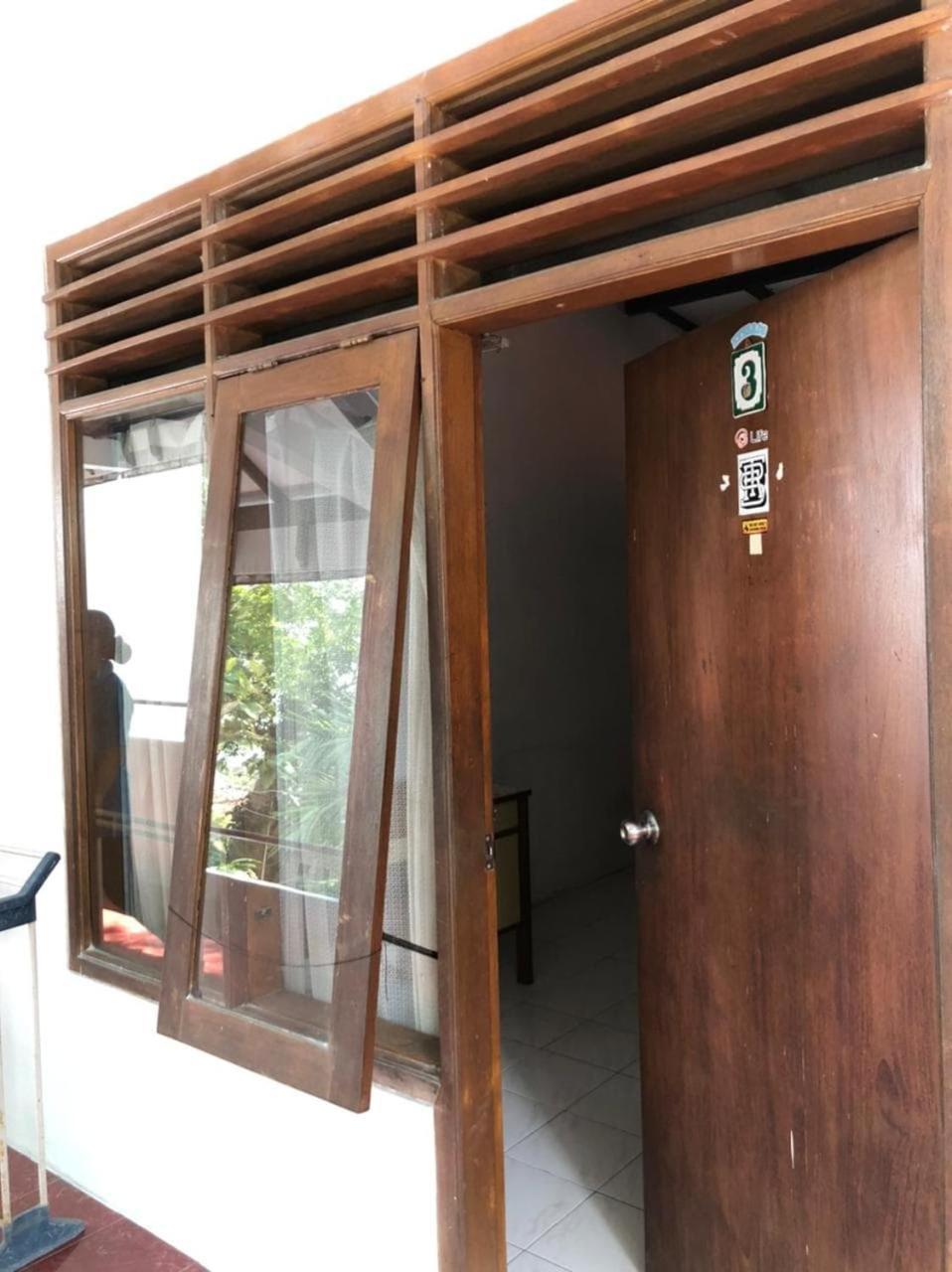 Oyo 90482 Rumah Oma Syariah Kupang  Eksteriør bilde